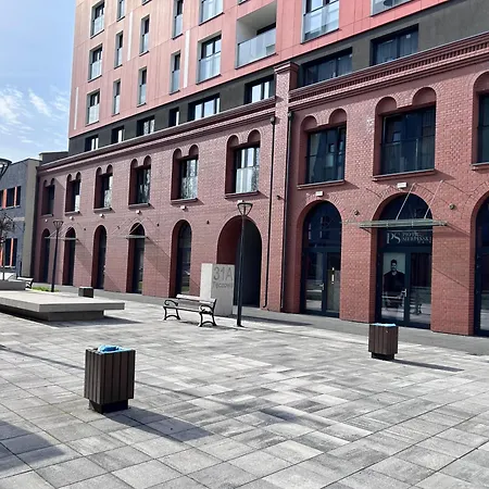 Z Balkonem I Parkingiem * 브로츠와프