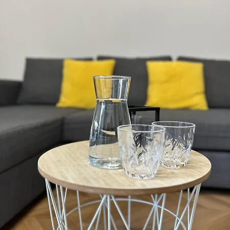 Z Balkonem I Parkingiem 아파트 브로츠와프